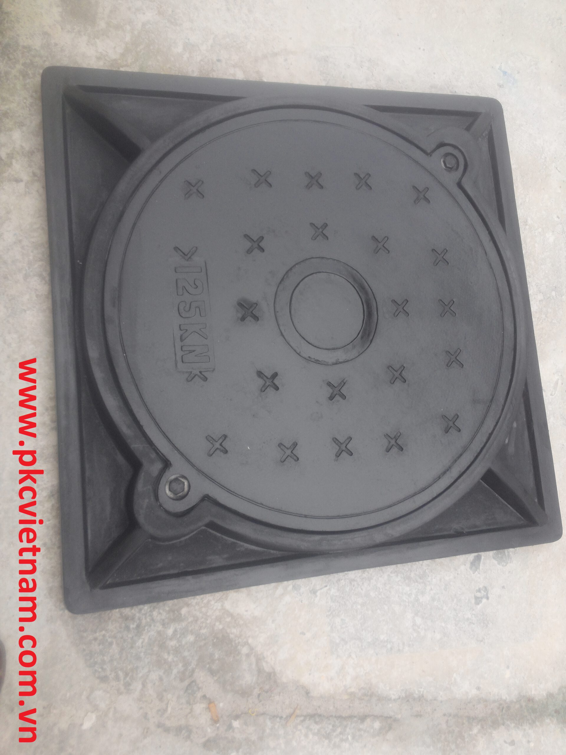 NĂP HỐ GA ÂM COMPOSITE 850X850